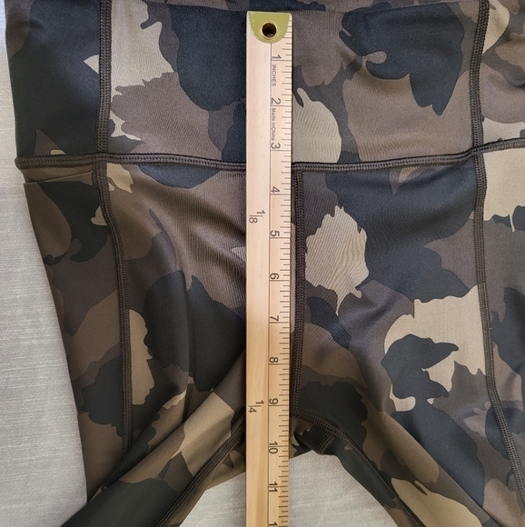 Athleta Legging 7/8 Womens XS Run Free Camo High-Waisted Performance Fabric - Picture 10 of 12